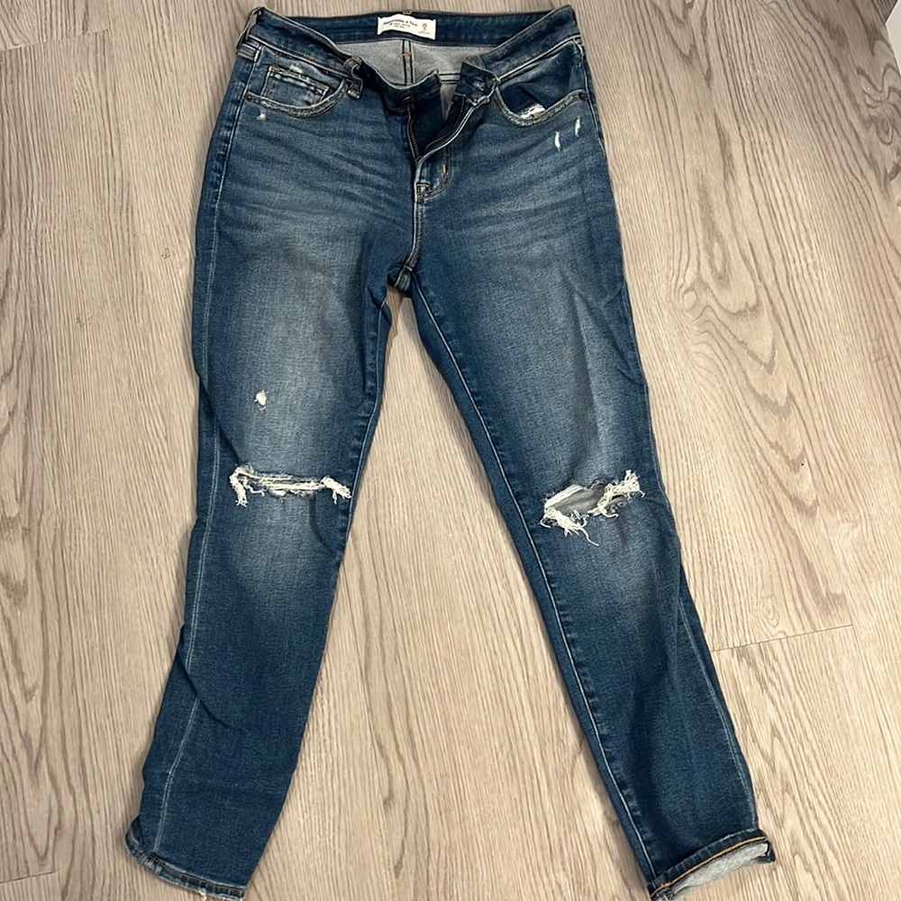 Abercrombie & Fitch distressed Denim. Mid rise. Super Skinny